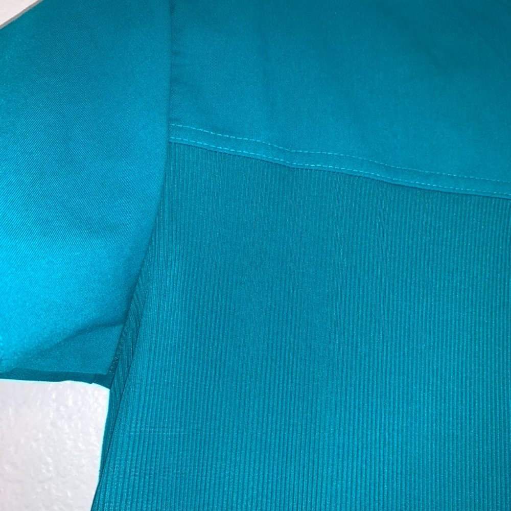 Med Couture Women's Light Blue / Teal Scrub Top
